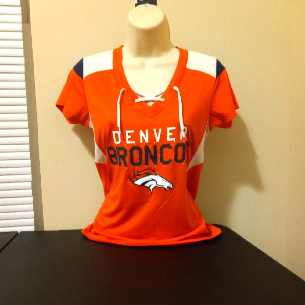 Womens  size small petite Broncos shirt